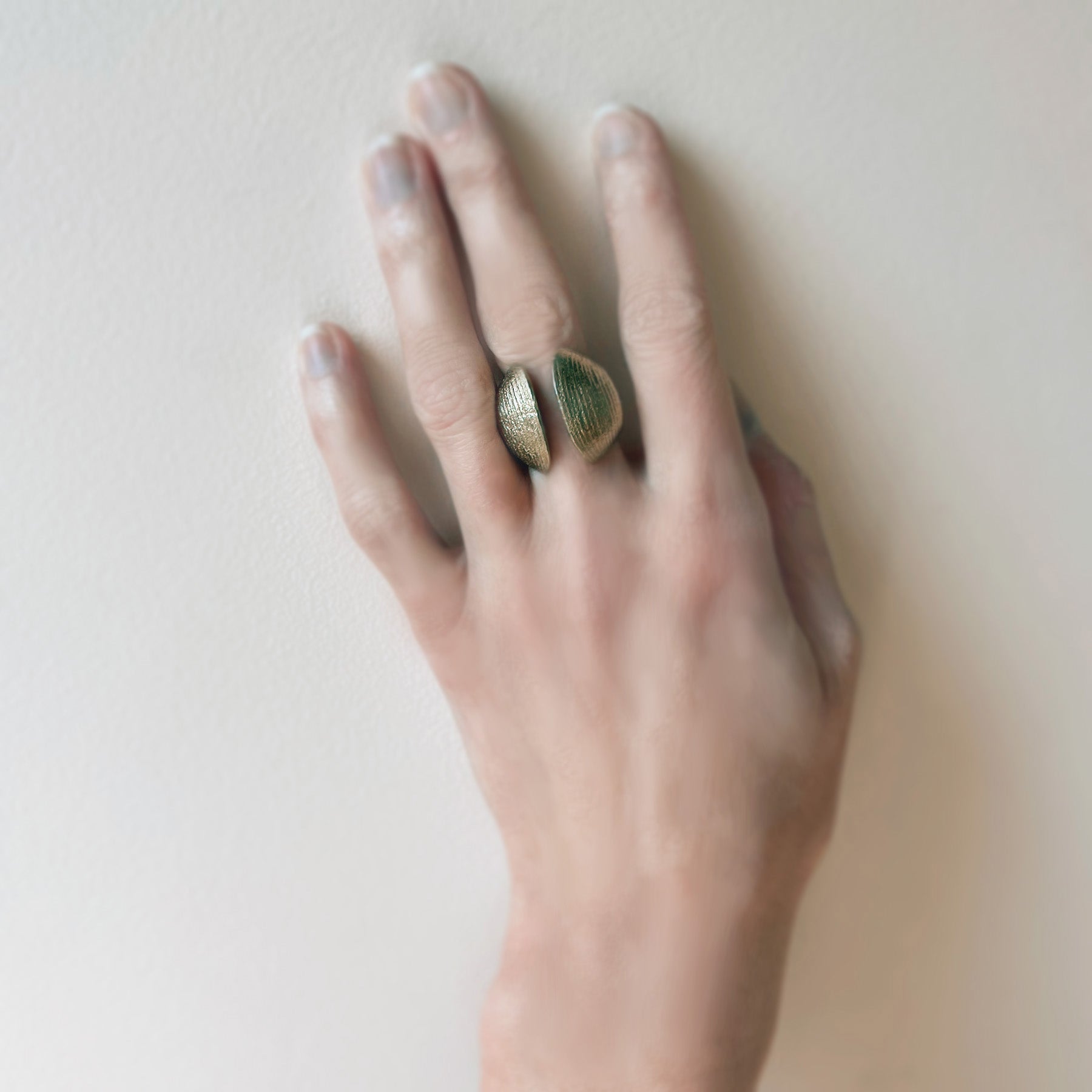 BIG CLAMSHELL ring